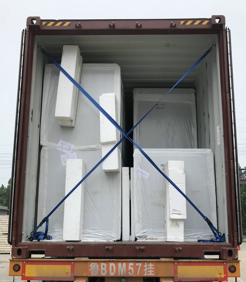 panels sandwich panels into container